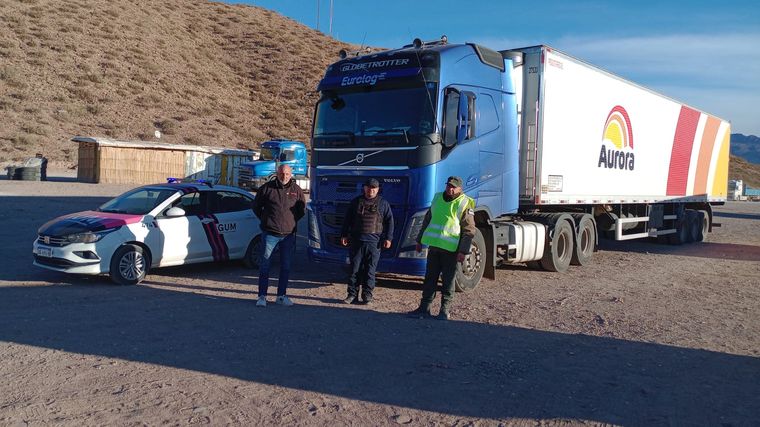 El camionero brasileño tuvo que pagar una multa para continuar El camionero brasileño tuvo que pagar una multa para continuar
