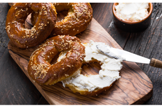 Sabor que enamora: receta de bagels con queso crema paso a paso.