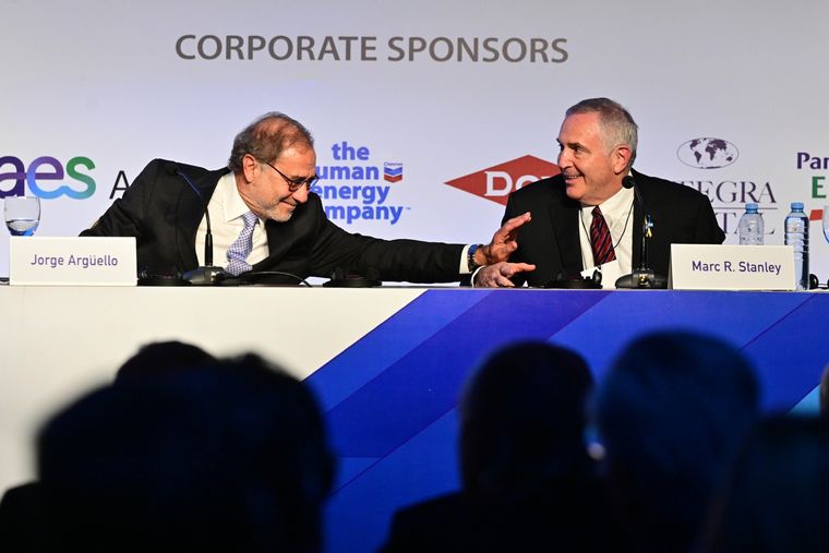 Los embajadores de Argentina y Estados Unidos, Jorge Argüello y Marc Stanley, coincidieron en la oportunidad que se presentan al sector energético para desarrollar todo su potencial en Vaca Muerta y la exportación de gas natural.