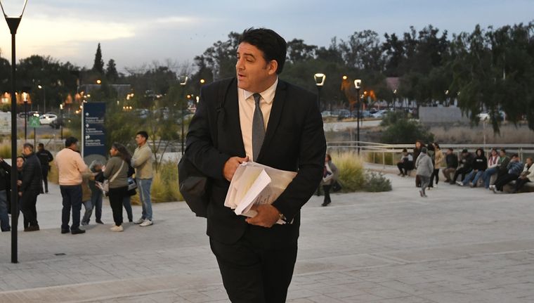 El doctor Andrés Ramos, abogado de la familia del preventor Velázquez Foto: Santiago Tagua/MDZ