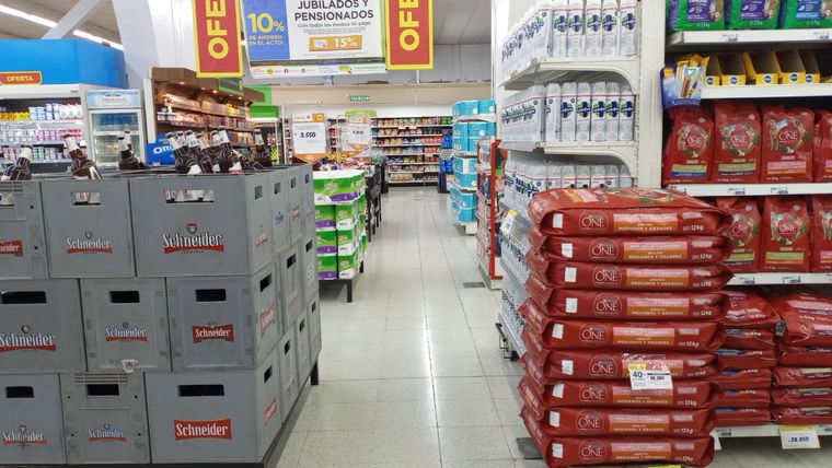 El rubro que más aumentó fue de seguros y servicios financieros con un 5,8% Foto: ALF PONCE MERCADO / MDZ