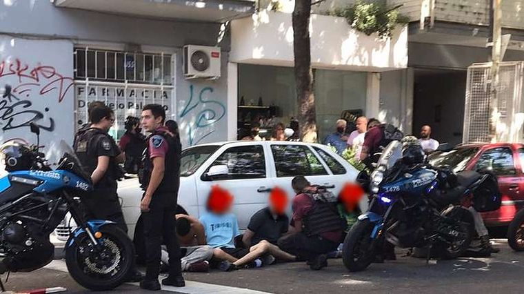 Los rostros de los abusadores fueron filmados por testigos del brutal hecho