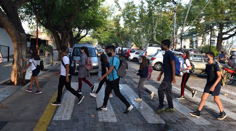 El sute reclama la falta de celadores para volver a las escuelas. Foto: ALF PONCE MERCADO / MDZ
