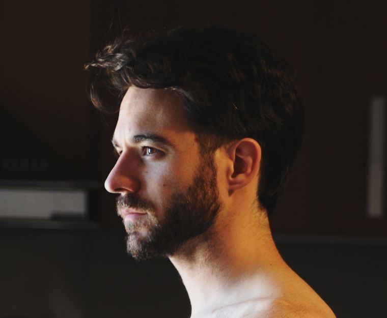 Agustín tiene 37 años, vive en Mar del Plata y recibió su diagnóstico durante la pandemia de coronavirus Foto: Gentileza