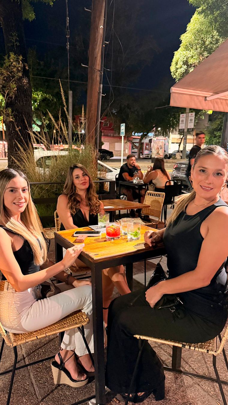 Micaela Ortiz, Valeria Zambrano y Giuliana Perretti. Micaela Ortiz, Valeria Zambrano y Giuliana Perretti.