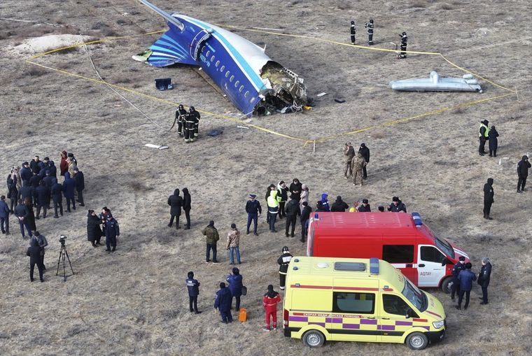 El fuselaje del avión tras el accidente Foto: EFE