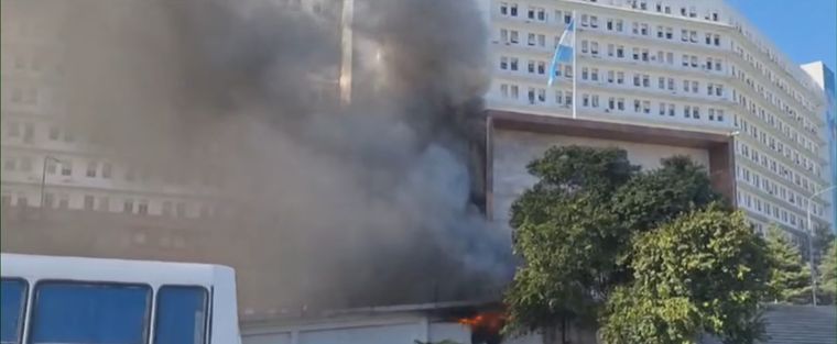 incendio en la armada