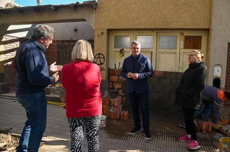 El intendente Diego Costarelli hizo caso al reclamo de los vecinos de la zona y coordinó el cierre de la casa junto con la dueña del inmueble. El intendente Diego Costarelli hizo caso al reclamo de los vecinos de la zona y coordinó el cierre de la casa junto con la dueña del inmueble.