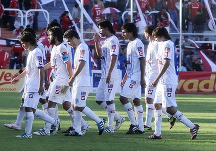 El Tomba luego del pitazo de Trucco. Foto: Alf Ponce / MDZ