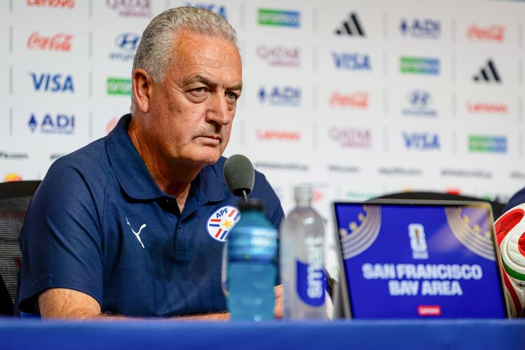 Gustavo Alfaro recibió duras críticas tras el empate de Paraguay. Gustavo Alfaro recibió duras críticas tras el empate de Paraguay. 