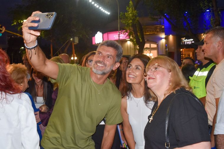 La Ciudad estrenó la renovada avenida Sarmiento con una noche inolvidable. La Ciudad estrenó la renovada avenida Sarmiento con una noche inolvidable.