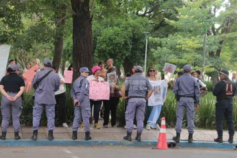 Crecen las expectativas por el veredicto al que llegue el jurado popular en el juicio por el femicidio de Cecilia Strzyzowski.﻿ El debate pasó a cuarto intermedio hasta el sábado a las 8.