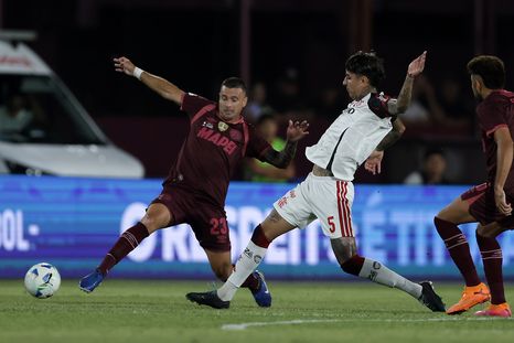 Lanús venció a Flamengo por la ida en la Fortaleza. Lanús venció a Flamengo por la ida en la Fortaleza.
