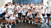 El plantel sorprendió a Messi con remeras con fotos junto a Leo: quién es el único que no tenía imagen