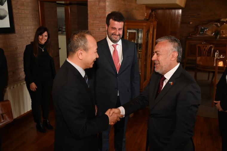 Alfredo Cornejo con embajador chino Foto: Prensa Gobierno de Mendoza