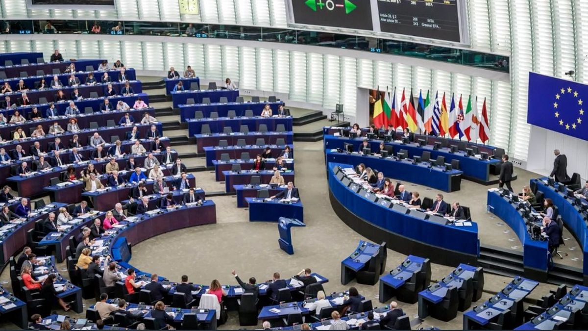 En Europa, la gran mayoría de la gente rechaza a Estados Unidos y Rusia