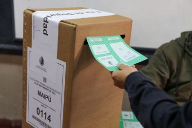 MDZol | Voto en el exterior Al igual que en Mendoza, en el exterior se vota con boleta única. Crédito: MDZ Foto: Santiago Tagua/MDZ