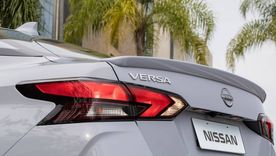 El modelo de Nissan está disponible en México con una gama de cuatro niveles de equipamiento. El modelo de Nissan está disponible en México con una gama de cuatro niveles de equipamiento.