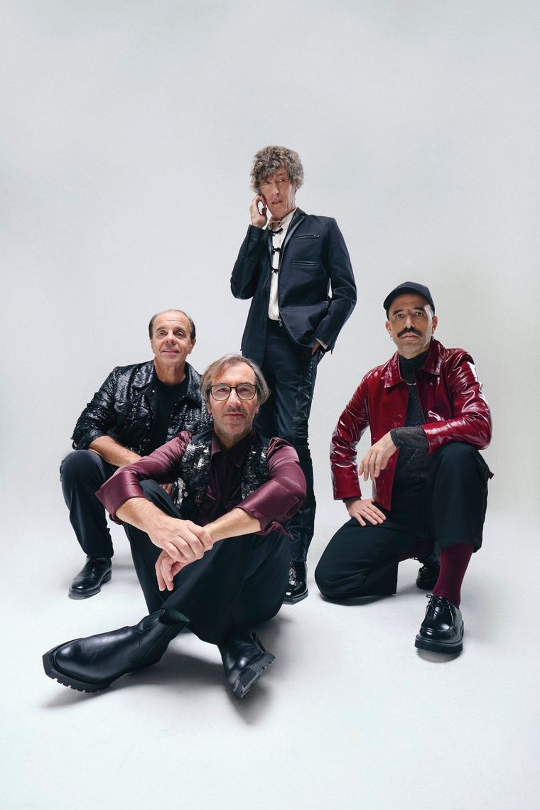 El grupo se fundó en el año 1980. El grupo se fundó en el año 1980.