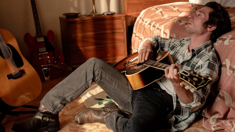 Jeremy Allen White, de la serie The Bear, interpreta a Bruce Springsteen en la película biográfica musical "Springsteen: música de ninguna parte".