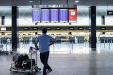 cancelaron otros 1.800 vuelos por el avance de la variante omicron