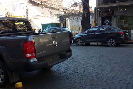 Personal de Investigaciones lideró los allanamientos en la Liga Mendocina. Personal de Investigaciones lideró los allanamientos en la Liga Mendocina.