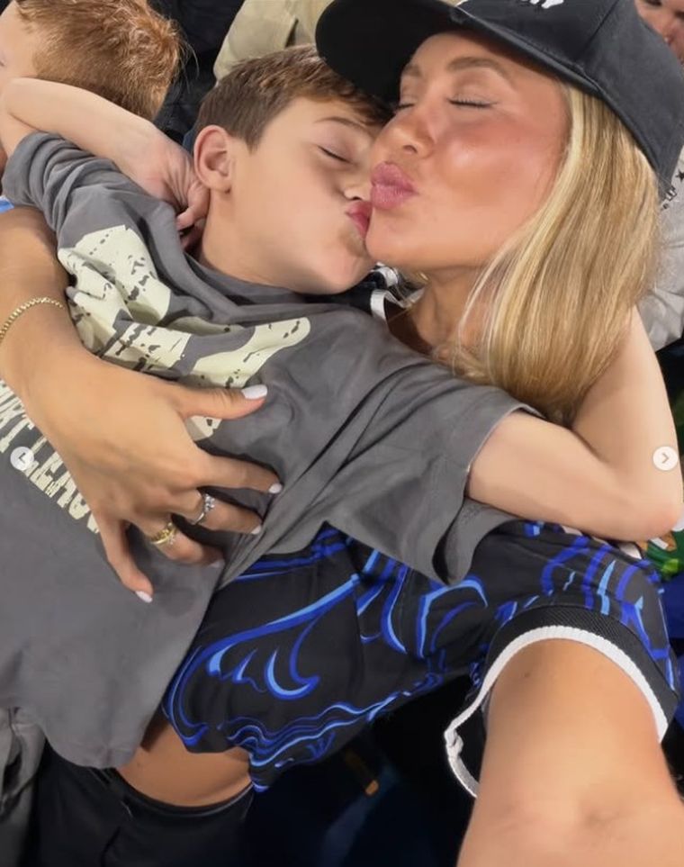 Ludmila junto a su Benito, de 7 años. Ludmila junto a su Benito, de 7 años.