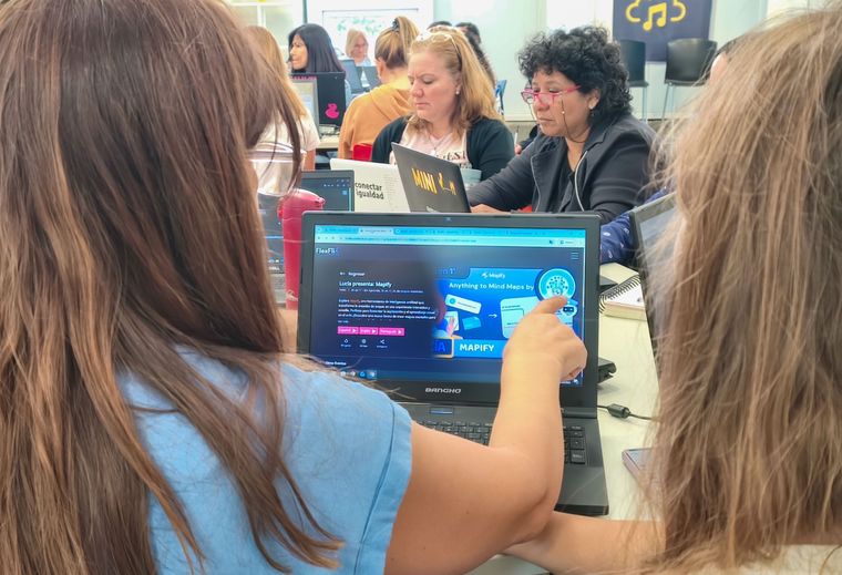 La DGE capacitará a estudiantes de la secundaria en IA.