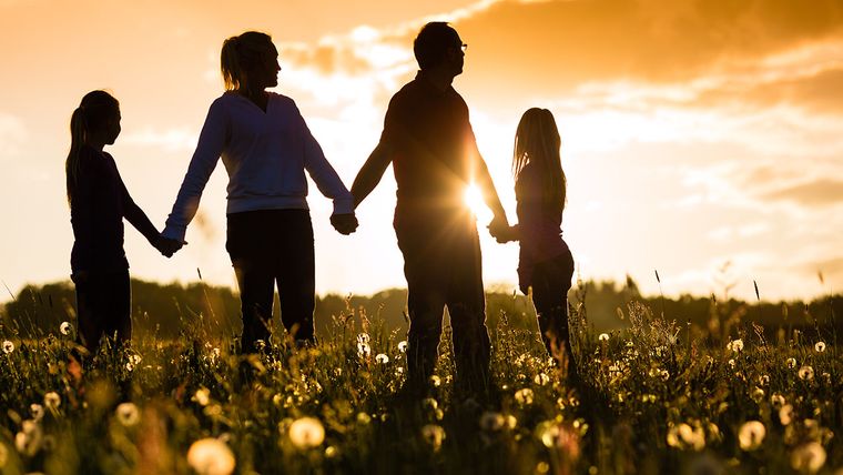 Sin políticas y programas que reconozcan esta etapa, gran parte del esfuerzo parental queda invisibilizado. Sin políticas y programas que reconozcan esta etapa, gran parte del esfuerzo parental queda invisibilizado.