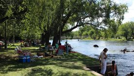 Almafuerte es un pueblo cordobés que conjuga naturaleza, historia y sabores en un entorno privilegiado a orillas del lago Piedras Moras. Almafuerte es un pueblo cordobés que conjuga naturaleza, historia y sabores en un entorno privilegiado a orillas del lago Piedras Moras.