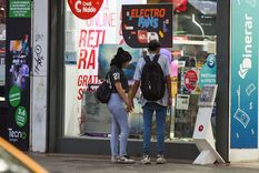 Los consumidores pueden denunciar cualquier incumplimiento de la Ley. Foto: Santiago Tagua/MDZ