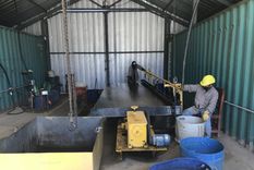 La extracción de oro de manera artesanal y ecológica es una actividad rentable. Foto: gentileza