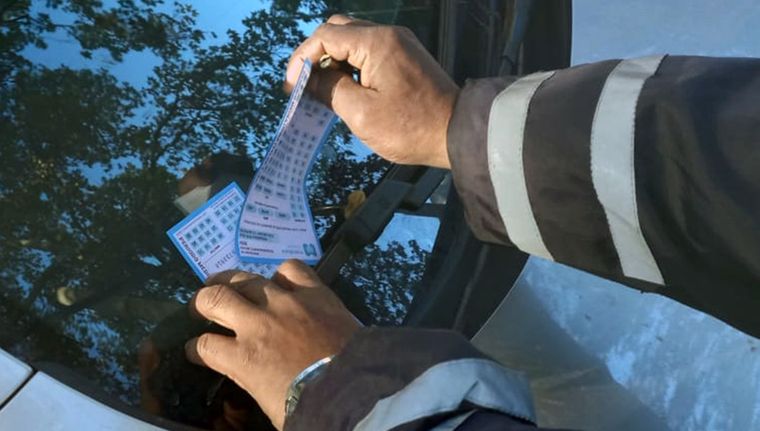 El estacionamiento medido le dice chau al papel. Foto: ALF PONCE MERCADO / MDZ