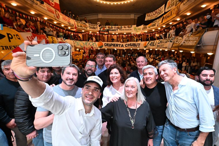 Nacho Torres encabezó un acto en Trelew