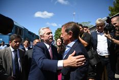 tras el desplante de enero en lavalle, alberto fernandez le lanzo un guino a rodolfo suarez delante de la militancia