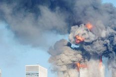 Foto: SPENCER PLATT/GETTY IMAGES. Por motivos editoriales y por la sensibilidad de la imagen, BBC no muestra la fotografía del hombre que salta al vacío.