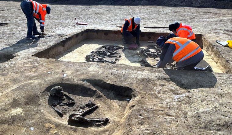 Un equipo de arqueólogos alemanes trabaja en el sitio descubierto Foto: Oficina Estatal de Gestión del Patrimonio y Arqueología de Sajonia-Anhalt