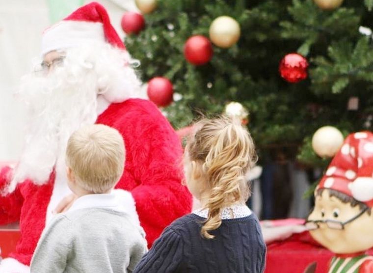 Desde el 29 de noviembre al 1 de diciembre se puede visitar la tradicional Feria de Regalos “Navidad en las Caballerizas” en el Barrio Talar de Pacheco. Foto: Instagram @feriadenavidadmdg
