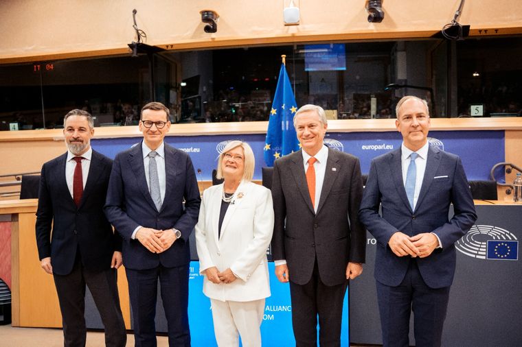 Kast explicó que la defensa de la libertad de expresión es una lucha que se libra simultáneamente en distintos ámbitos. Kast explicó que la defensa de la libertad de expresión es una lucha que se libra simultáneamente en distintos ámbitos.