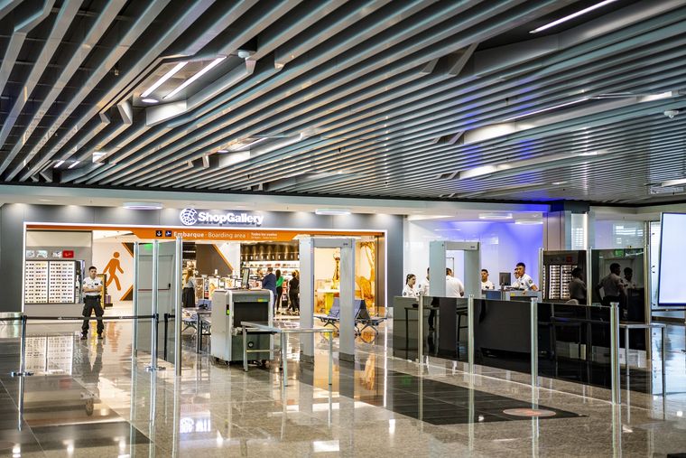 Shop Gallery, Aeroparque Internacional Jorge Newbery, Aeropuertos Argentina 2000