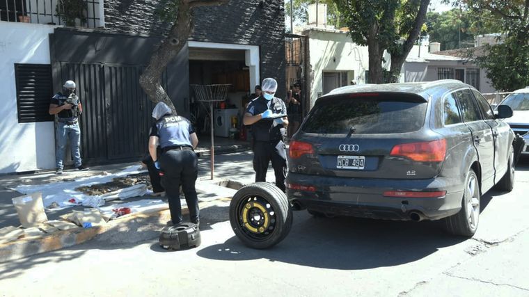 La Policía en donde terminó la persecución Foto: ALF PONCE MERCADO / MDZ