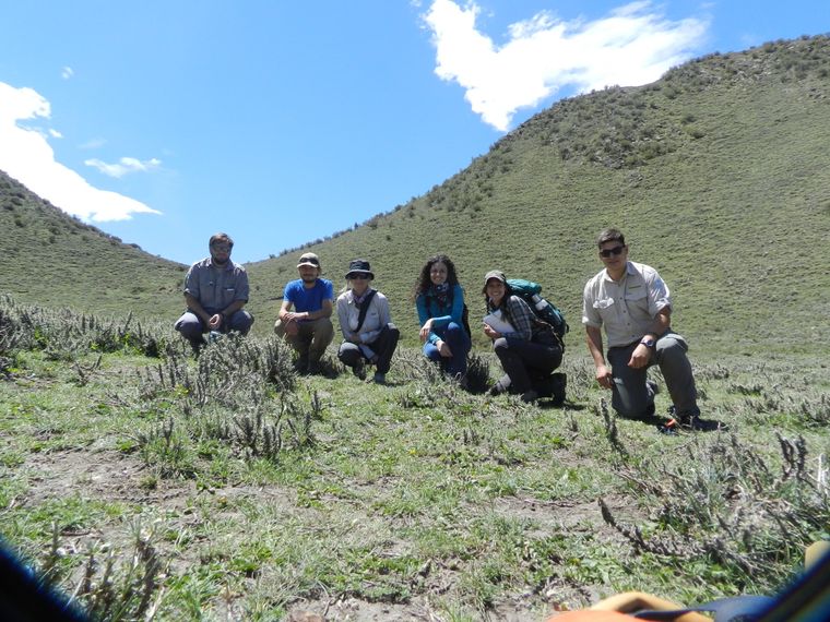El equipo del LPEH en el Cordón del Plata. El equipo del LPEH en el Cordón del Plata.