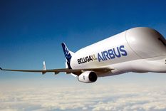 Cómo es el BelugaXL, el nuevo y gigantesco avión de carga de Airbus que parece una ballena