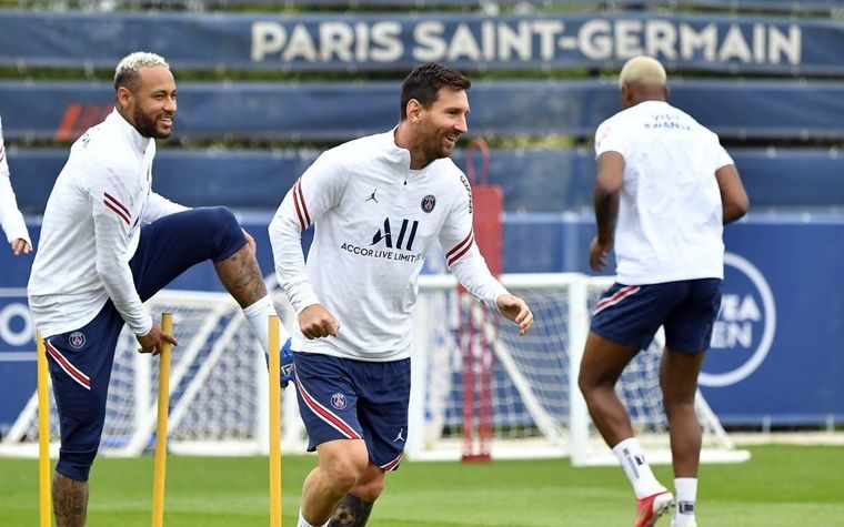 Neymar y Messi en el entrenamiento del PSG. Foto: @PSG_espanol