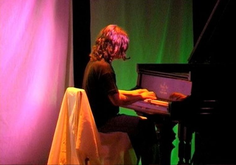 Mariano Cacciavillani presenta su nuevo espectáculo en el Quintanilla hoy a las 21.30. Foto: Gentileza