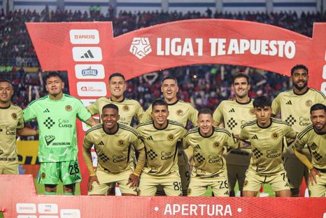 Cusco FC dejó atrás su antigua identidad tras conflictos y ahora regresa al plano internacional. Cusco FC dejó atrás su antigua identidad tras conflictos y ahora regresa al plano internacional.