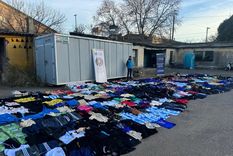 Las prendas incuatadas por la Policía en Flores, Balvanera y Villa Soldati. Foto: NA