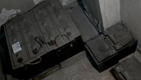 En la sala de interrogadorios todavía están las baterías que alimentaban la picana eléctrica. En la sala de interrogadorios todavía están las baterías que alimentaban la picana eléctrica.