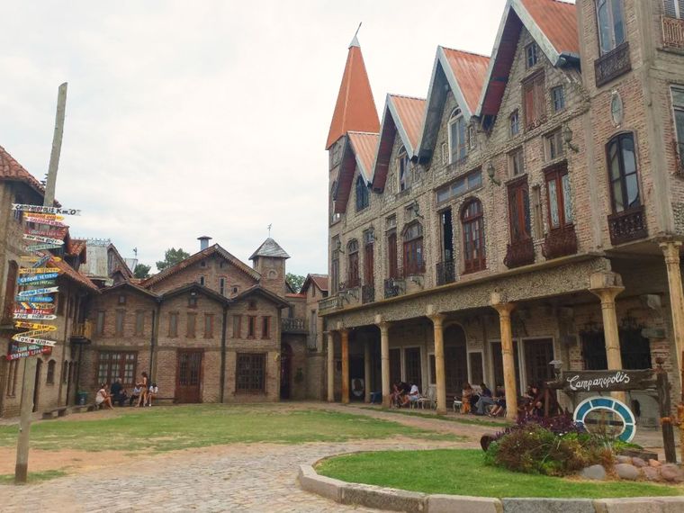 Estos pueblos bonaerenses permiten viajar al pasado sin salir de la provincia, entre castillos, callejones y leyendas.