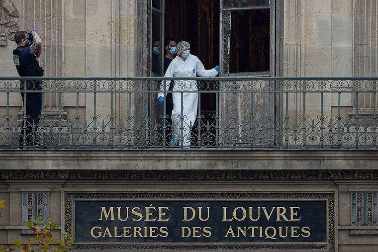 El robo en el museo del Louvre causó conmoción dentro de Francia por poner en evidencia la falta de seguridad para el cuidado de sus tesoros patrimoniales.